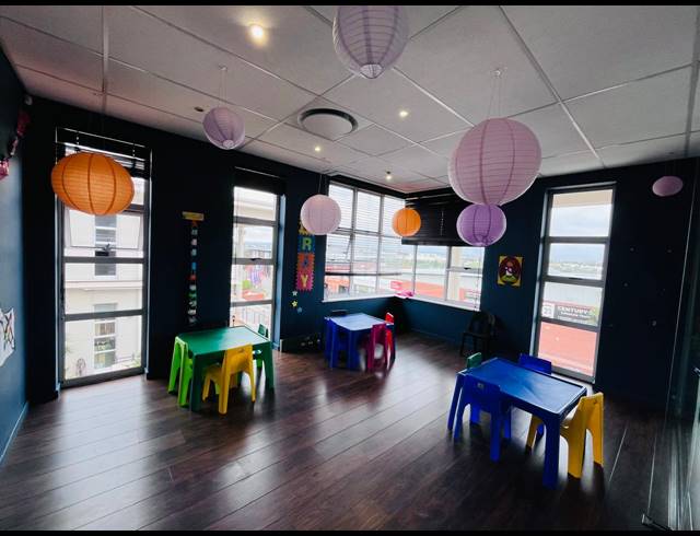 558M² OFFICE FOR SALE IN FOURWAYS